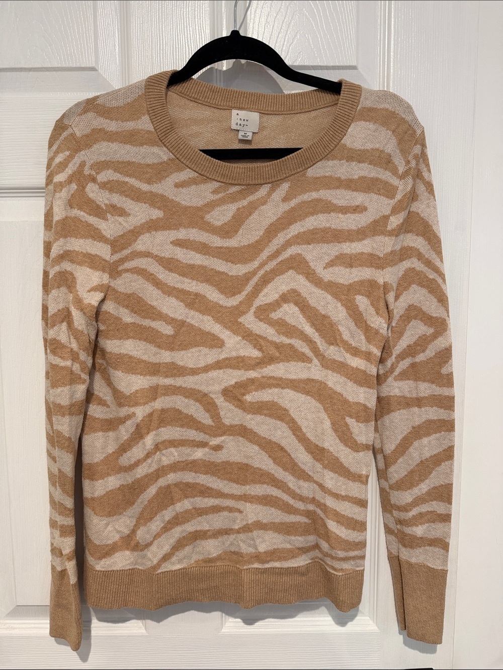 Beige & Cream Zebra-Print Scoopneck Sweater size medium